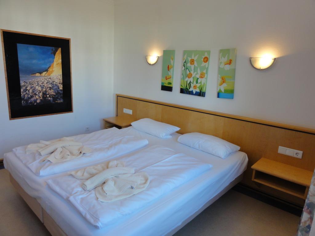 Ferienwohnung im Dünenpark Binz Habitación foto
